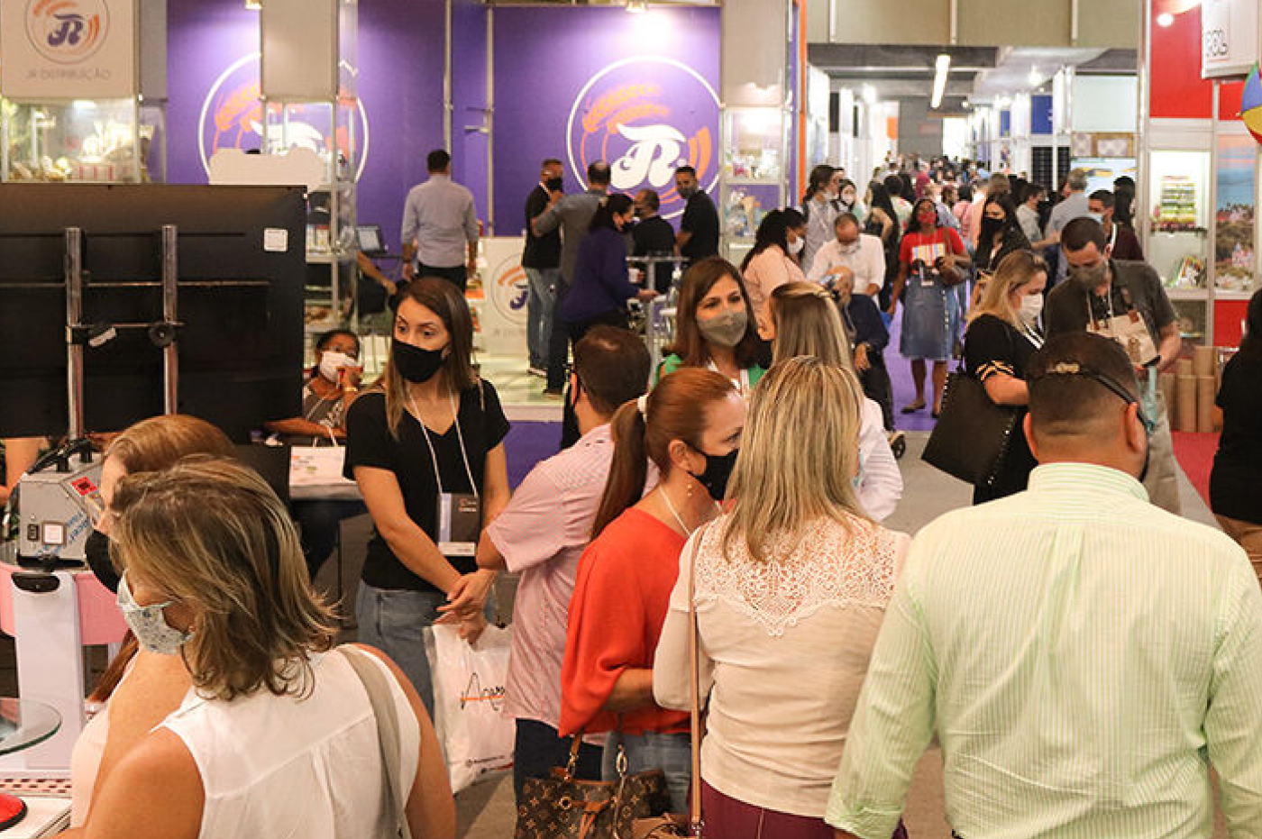 Prepare-se: FENEVA 2025 se Transforma em um Universos de Negócios e Tendências Dentro de um Único Evento