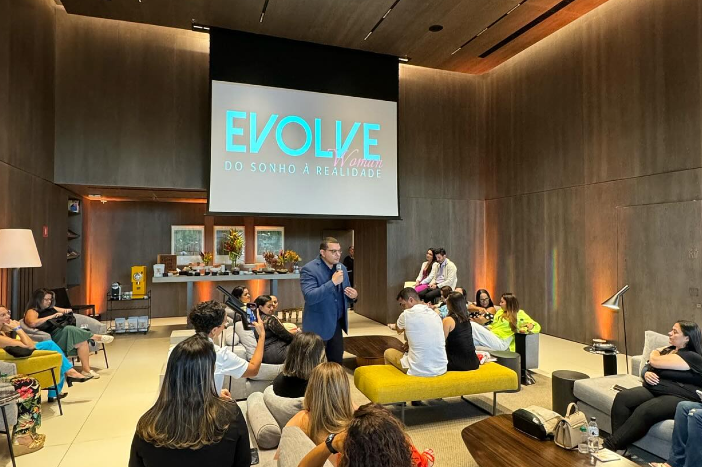 EVOLVE na FENEVA 2025: Painel com 9 Especialistas de Sucesso Revela os Segredos para Transformar Sonhos em Realidade