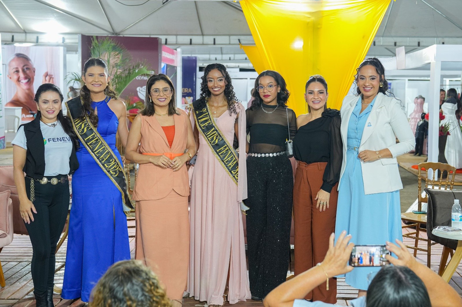 Jovens Empreendedoras Inspiram Público na FENEVA com Histórias de Propósito e Superação